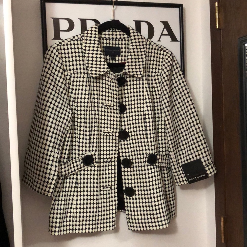 White and Black Diamond Mid-sleeve Coat